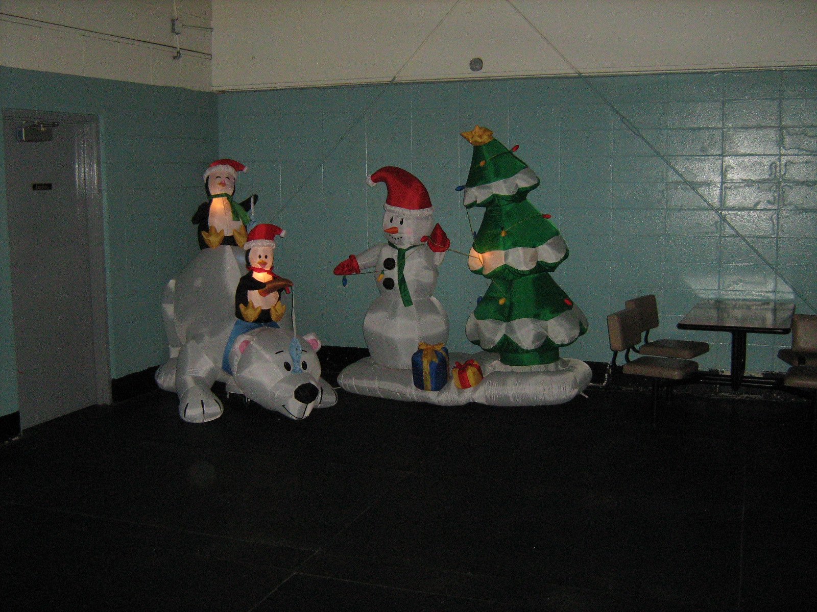 242225_462088563814186_170303538_o