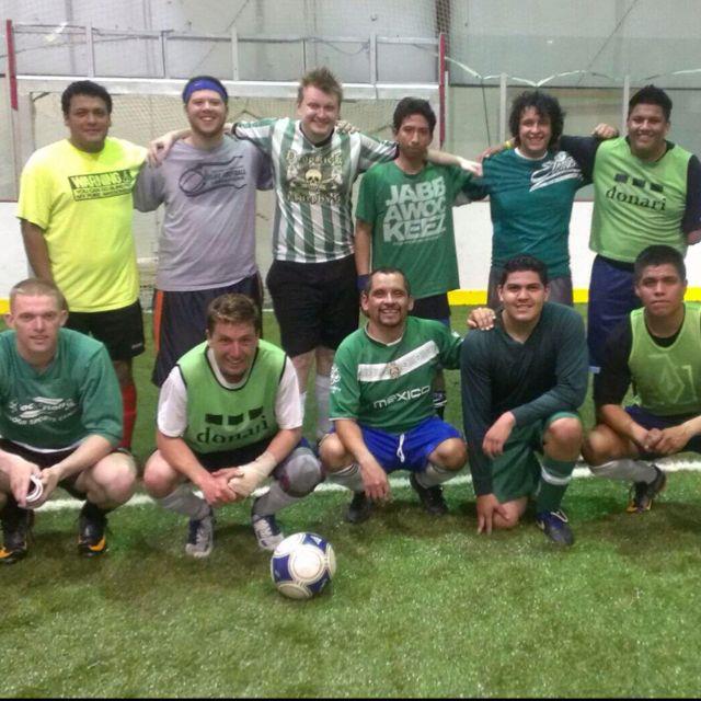 564488_637199049629076_1424407565_n