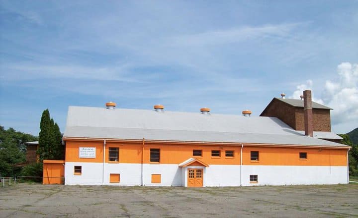 44195_123680437685933_126973_n