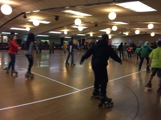 Skateland – Skating Rinks Near Me